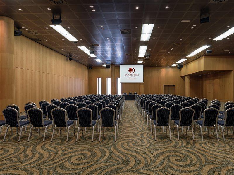 Doubletree By Hilton La Torre Golf Resort Рольдан Экстерьер фото The ballroom