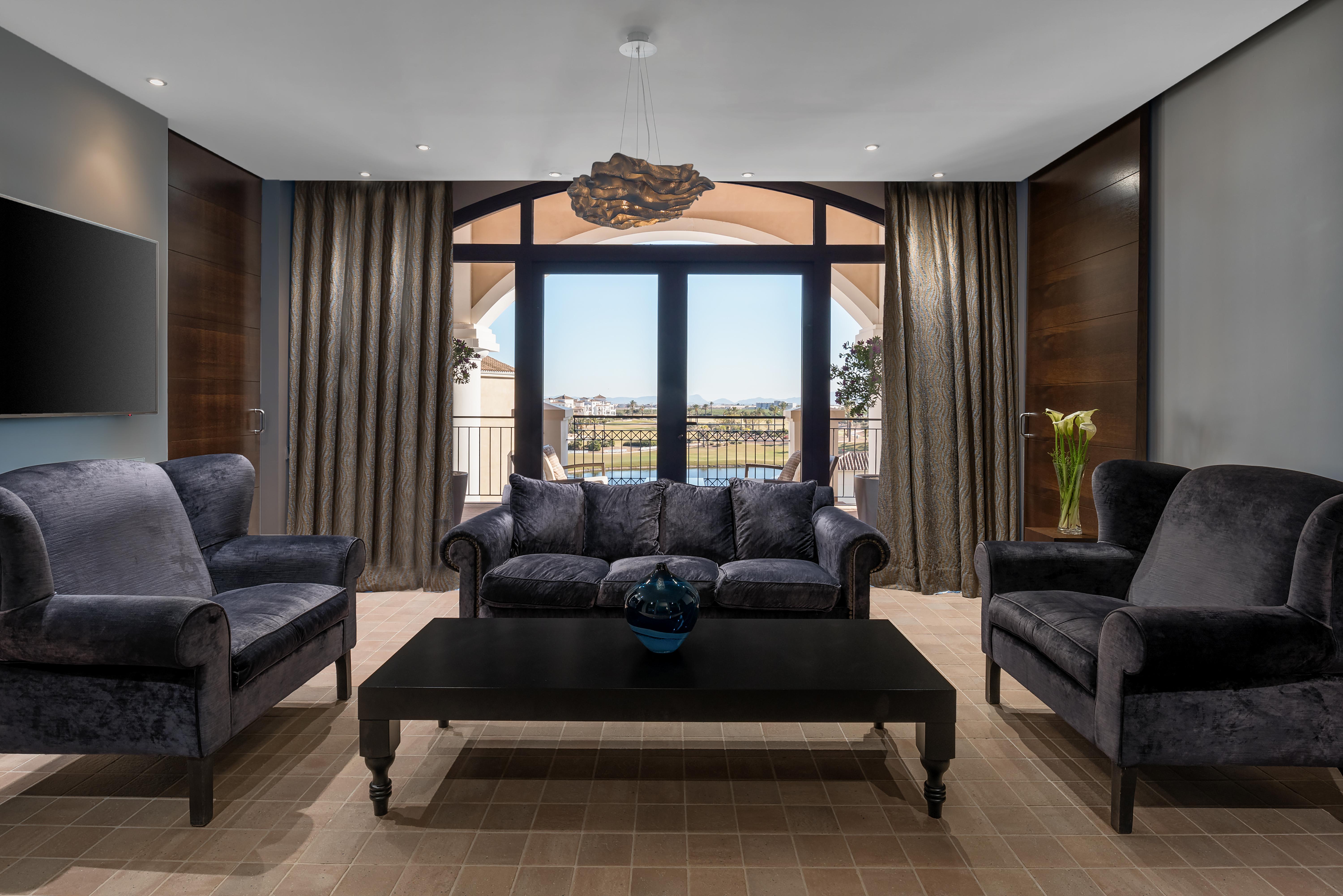 Doubletree By Hilton La Torre Golf Resort Рольдан Экстерьер фото The interior of the hotel
