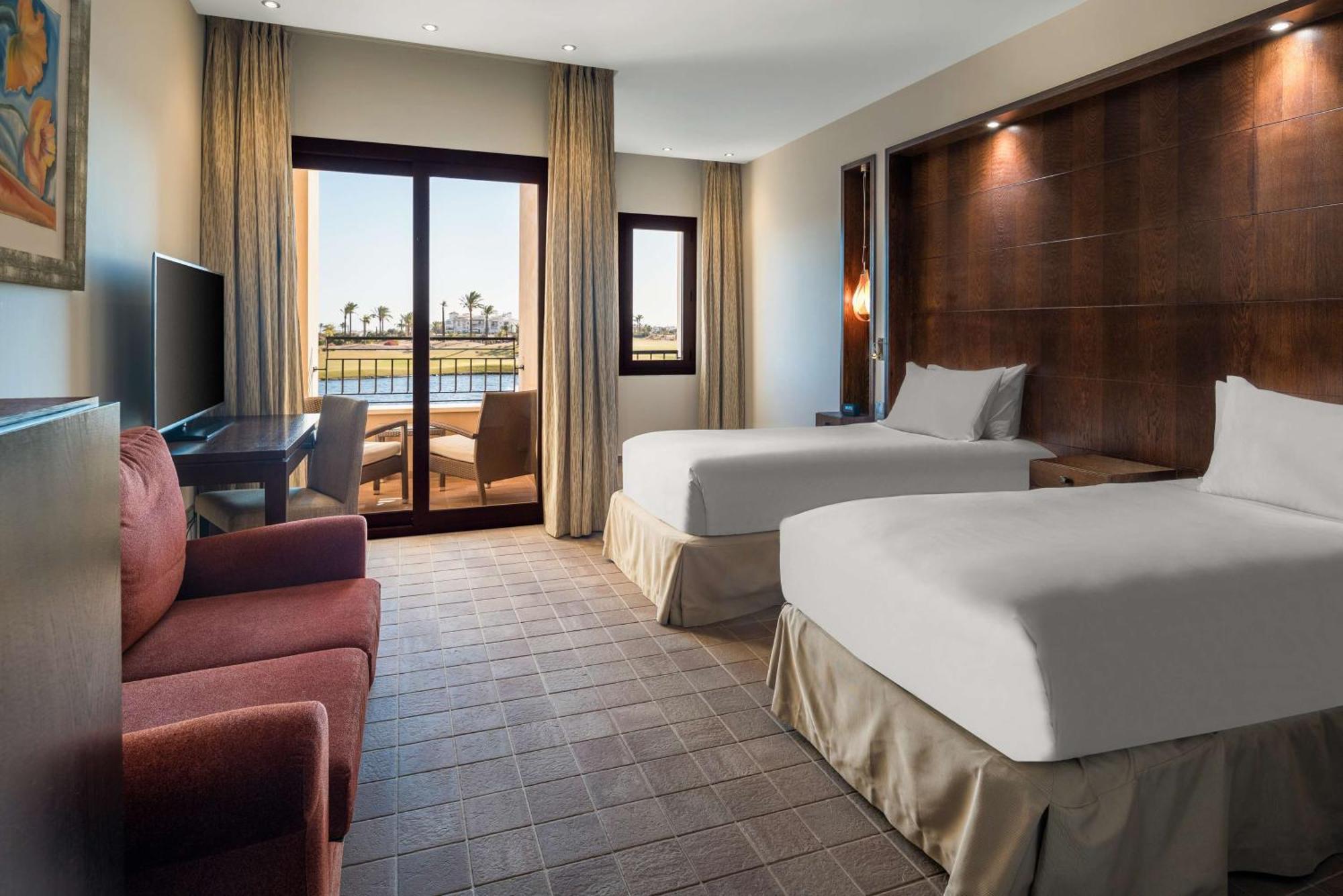Doubletree By Hilton La Torre Golf Resort Рольдан Экстерьер фото