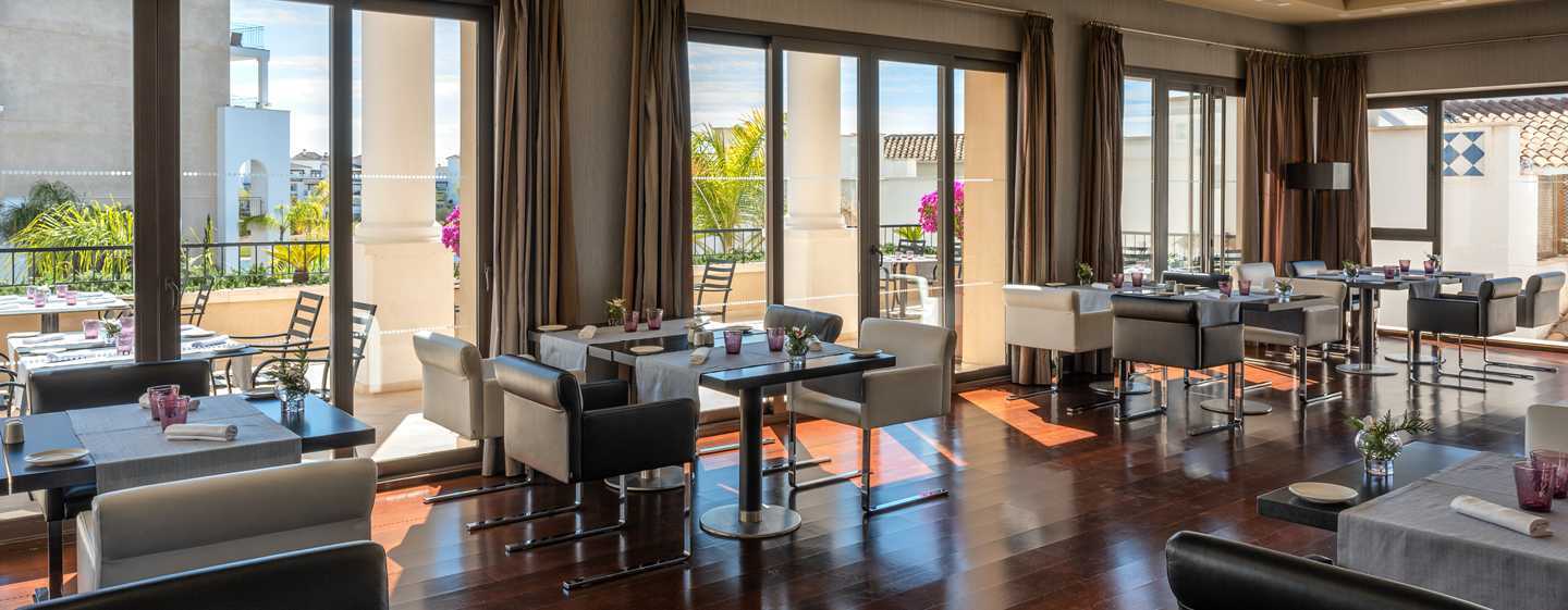 Doubletree By Hilton La Torre Golf Resort Рольдан Экстерьер фото Restaurant