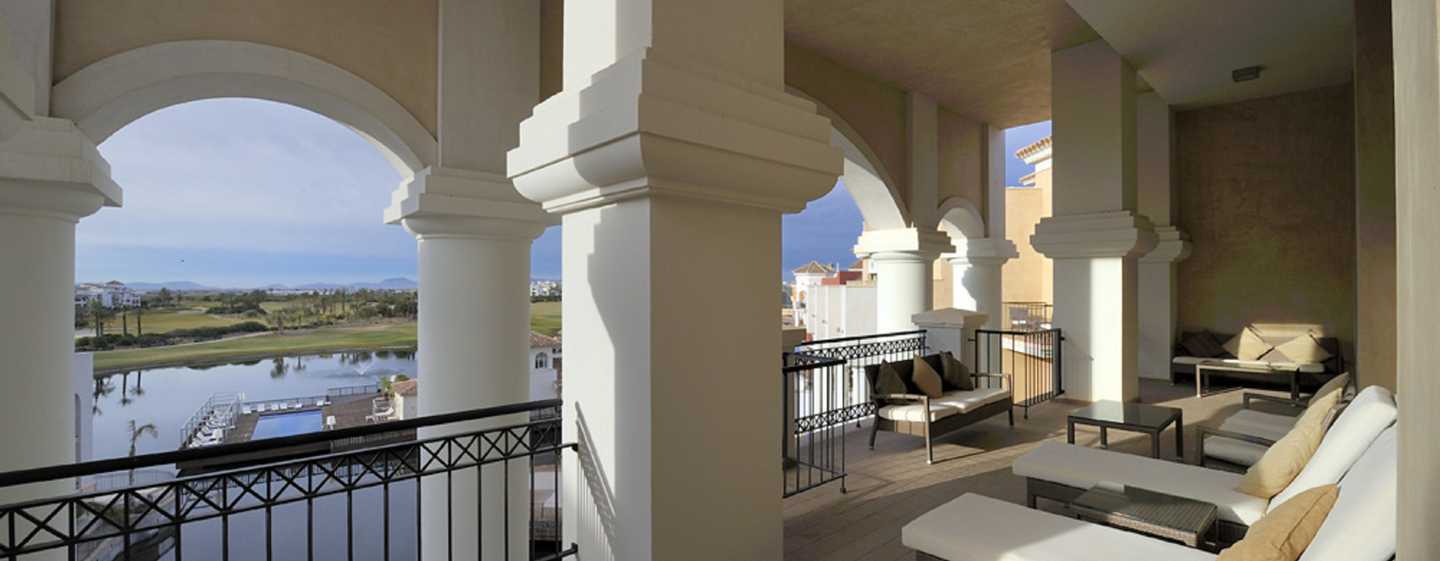 Doubletree By Hilton La Torre Golf Resort Рольдан Экстерьер фото Balcony of a suite at the Ritz-Carlton, Naples